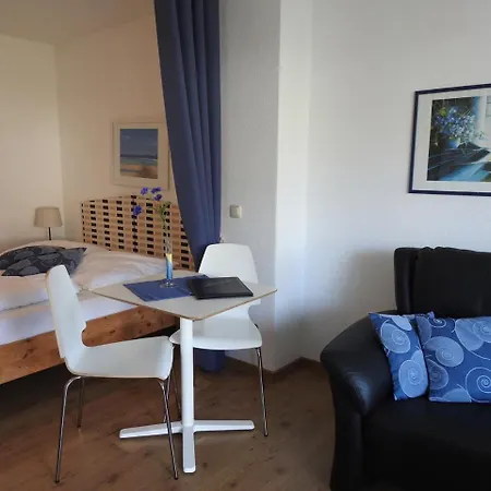 Appartement Mit Terrasse A 04 *